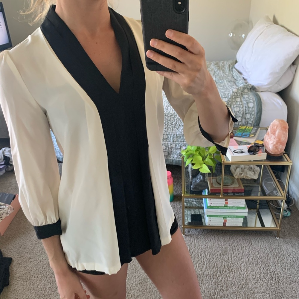 Kate Spade Black and Cream Silk Blouse; Size 2
